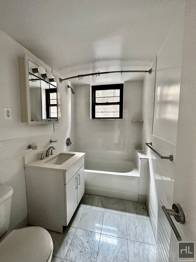 East 69 Street - Photo 4