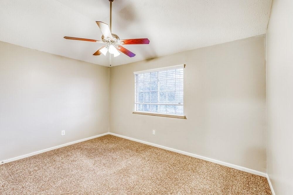15303 Goodman Street - Photo 12