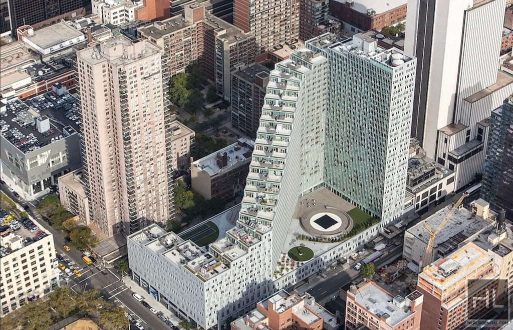West 54th Street - Photo 20