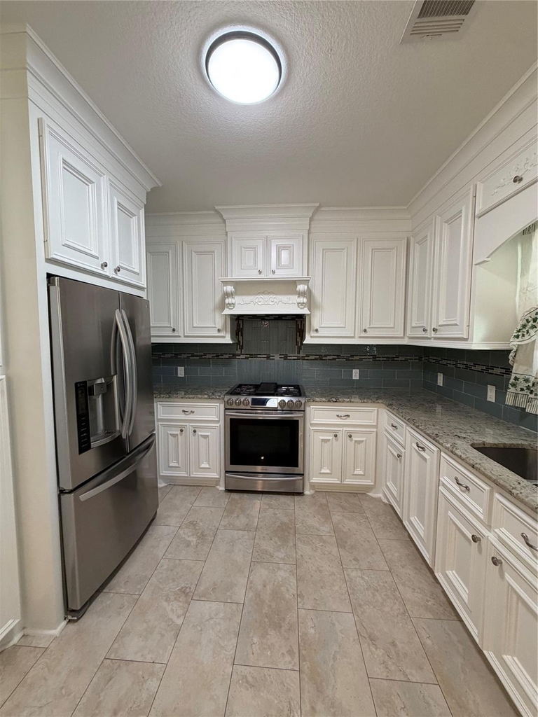 1523 Glen Oaks Drive - Photo 16