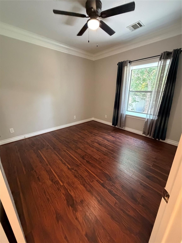 1523 Glen Oaks Drive - Photo 4