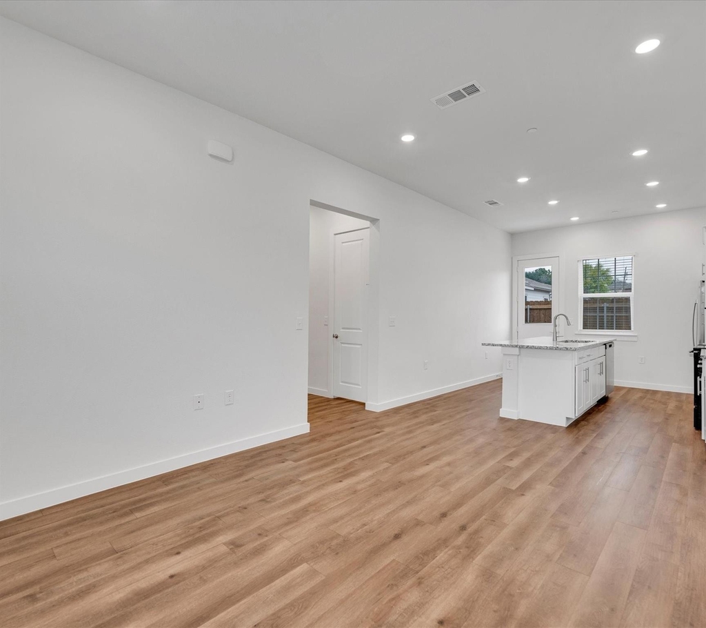 2709-803 Rockhill Road - Photo 5