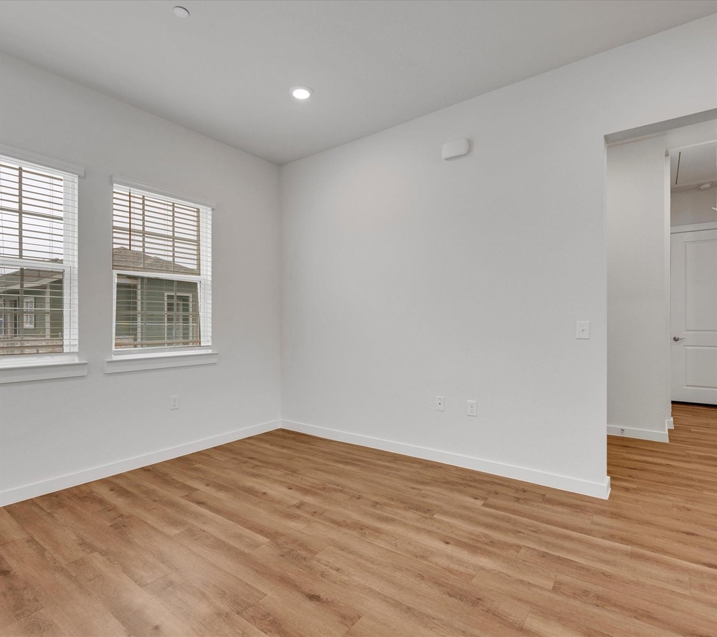 2709-803 Rockhill Road - Photo 10