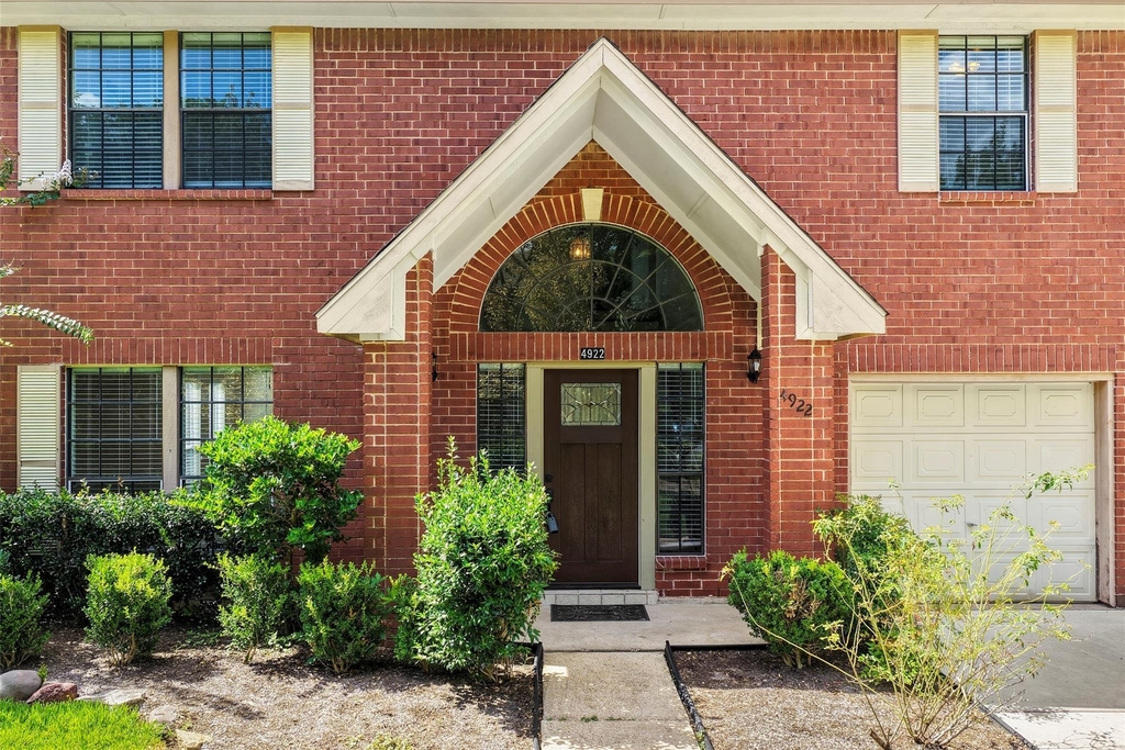4922 Moss Run Drive - Photo 2