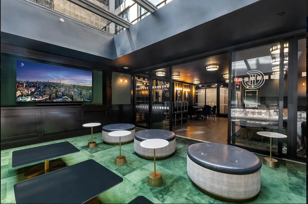East 54th Street - Photo 14