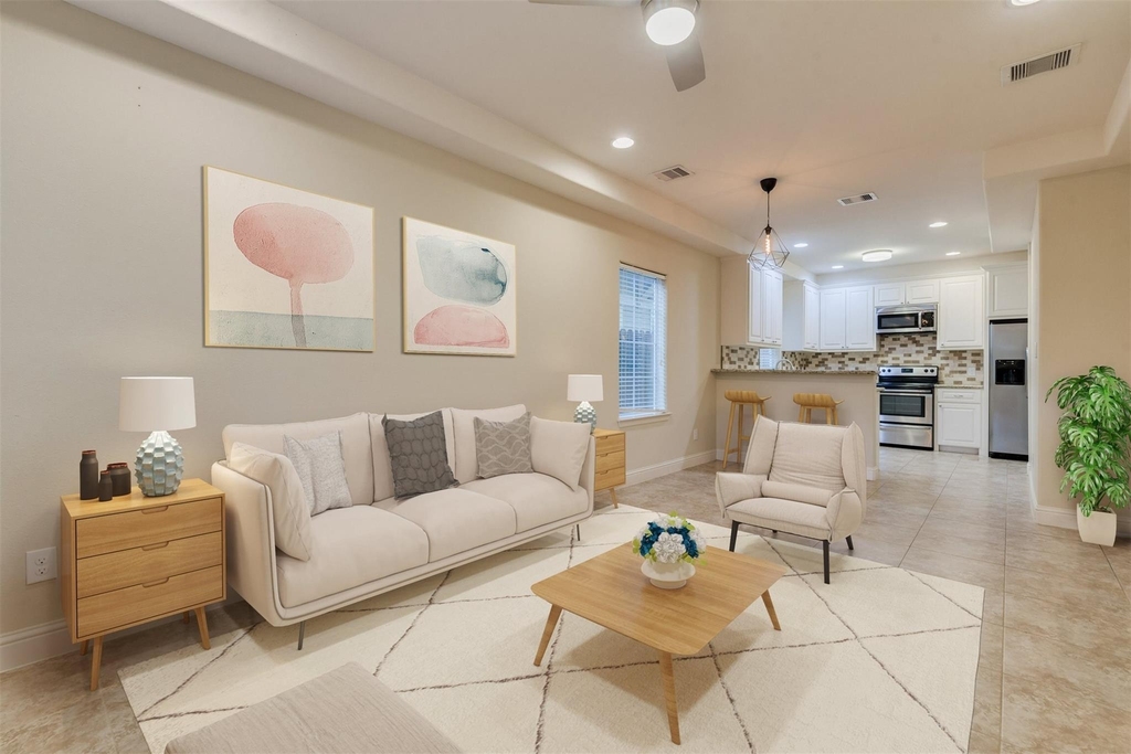 430 Pecore Street - Photo 0