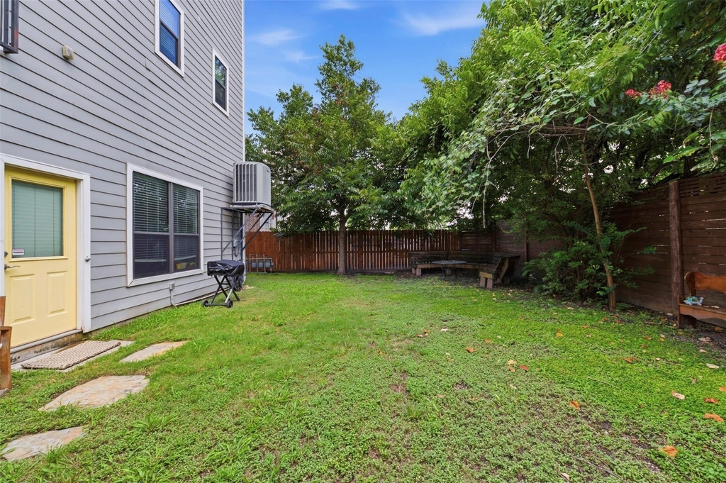 214 W 28th Street - Photo 26
