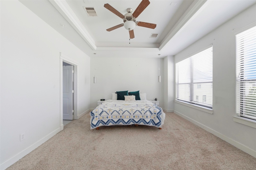 214 W 28th Street - Photo 18