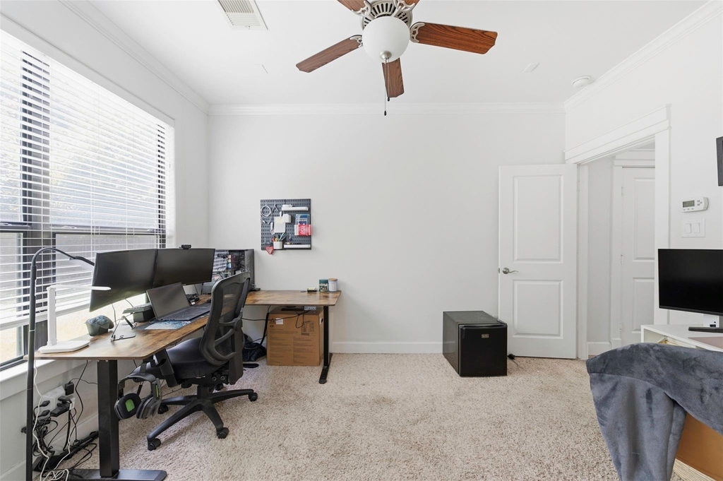 214 W 28th Street - Photo 4