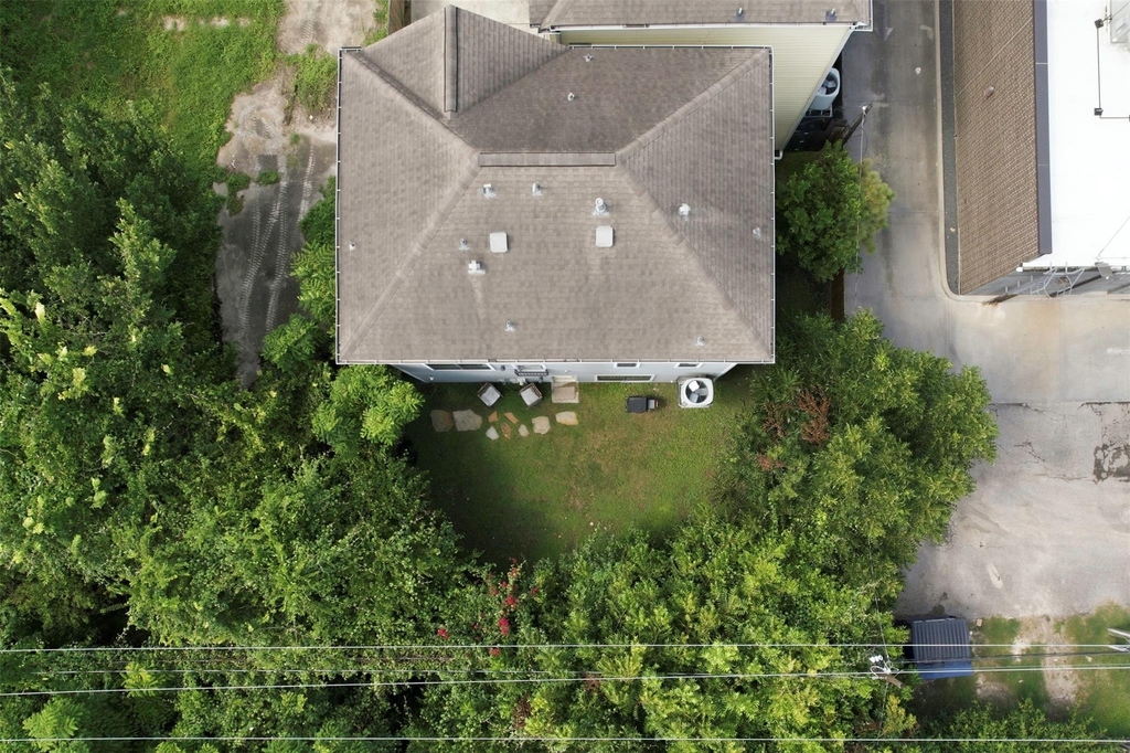 214 W 28th Street - Photo 31