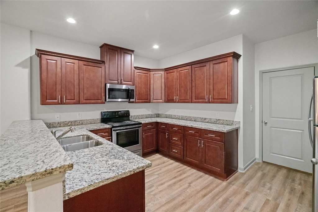 2702 Appian Way - Photo 3