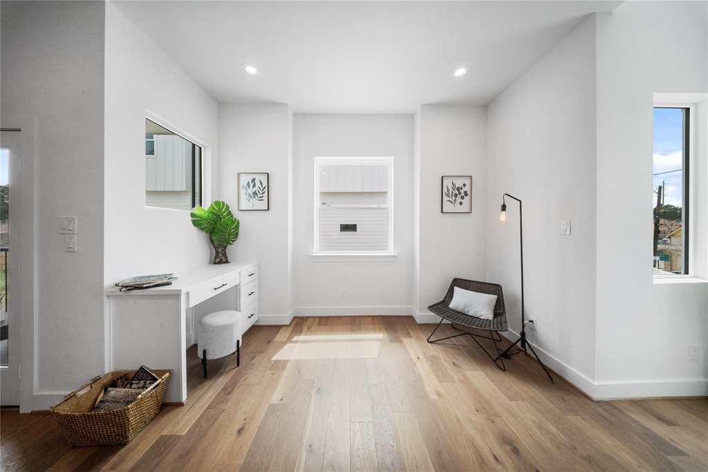 1120 Hogan Street - Photo 7