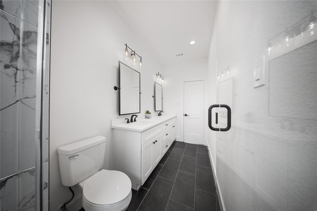 1120 Hogan Street - Photo 14
