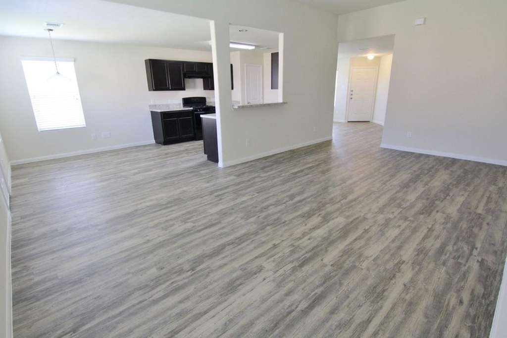 18 Leisure Shore Court - Photo 5