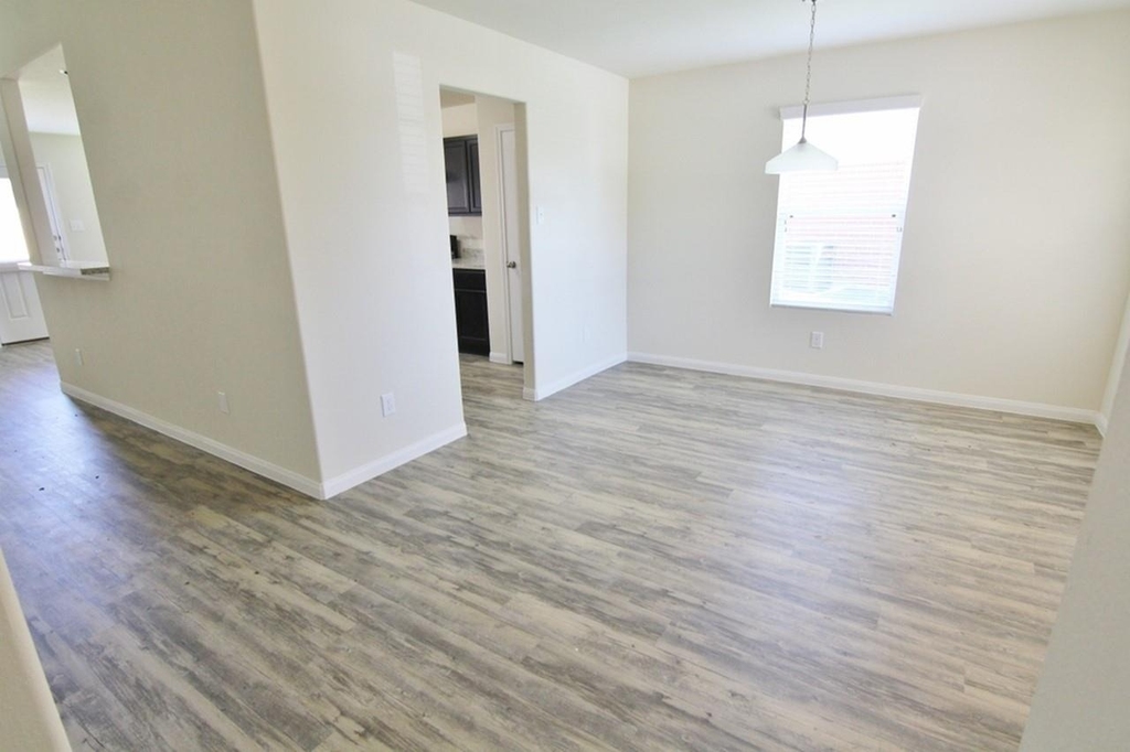 18 Leisure Shore Court - Photo 7