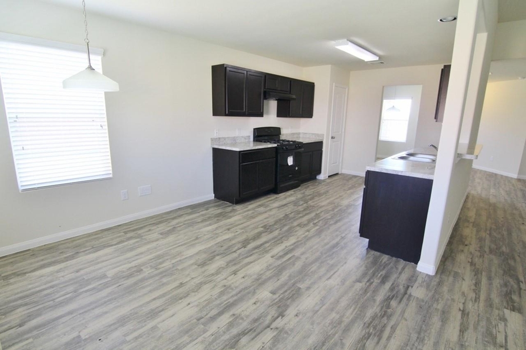 18 Leisure Shore Court - Photo 3