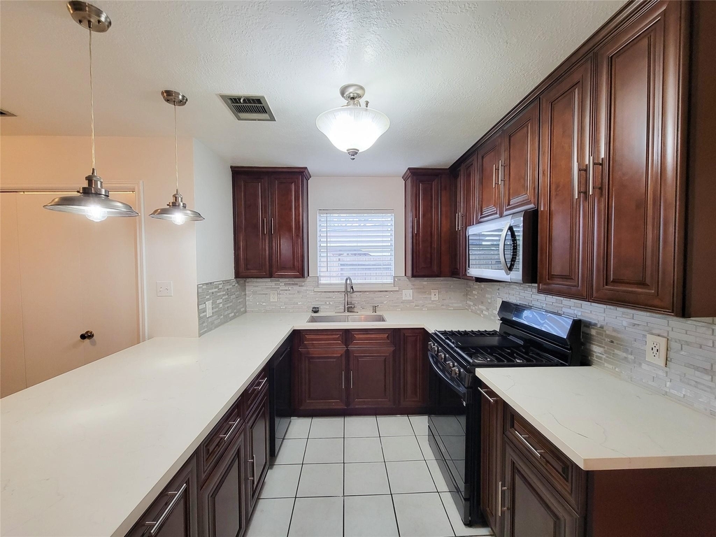 8747 Fondren Village - Photo 12