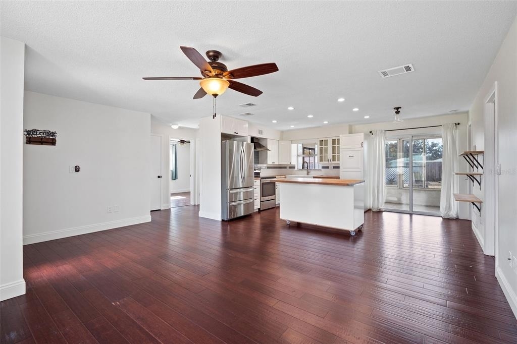 1712 Thomas Drive - Photo 6