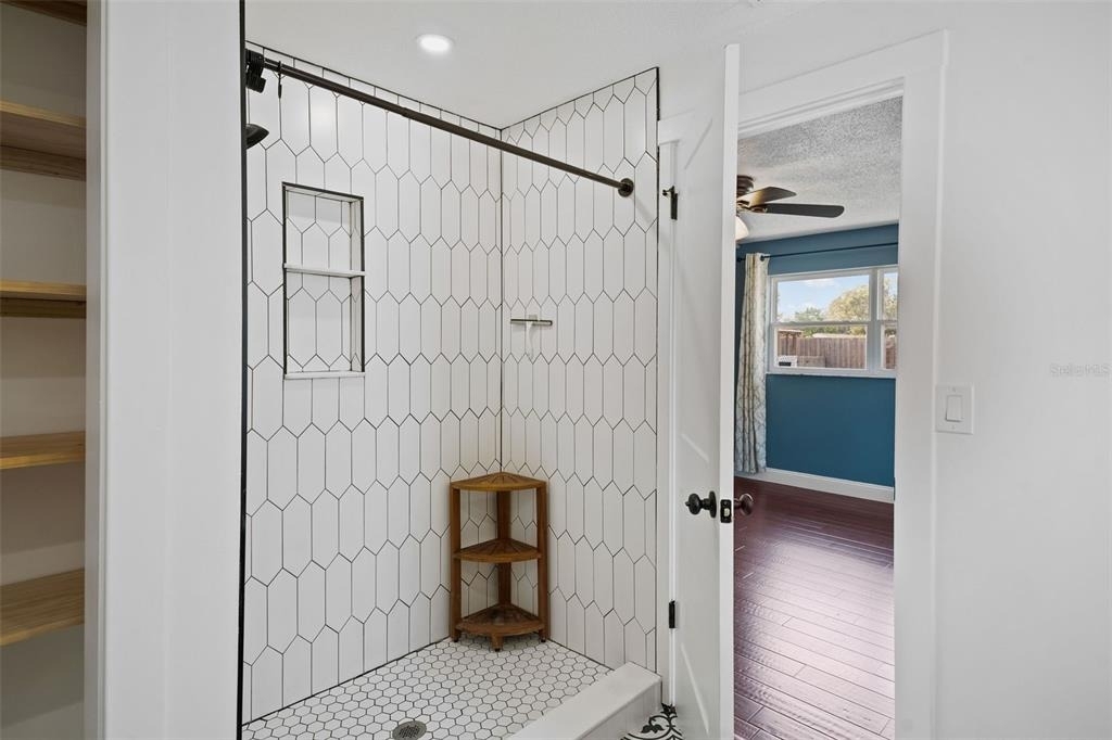 1712 Thomas Drive - Photo 11