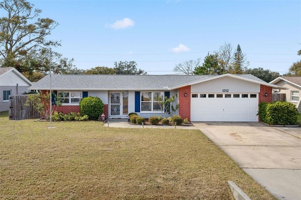 1712 Thomas Drive - Photo 0