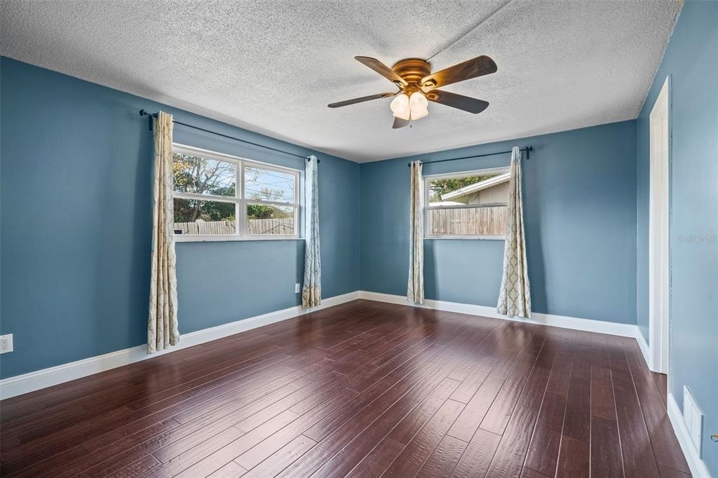 1712 Thomas Drive - Photo 8