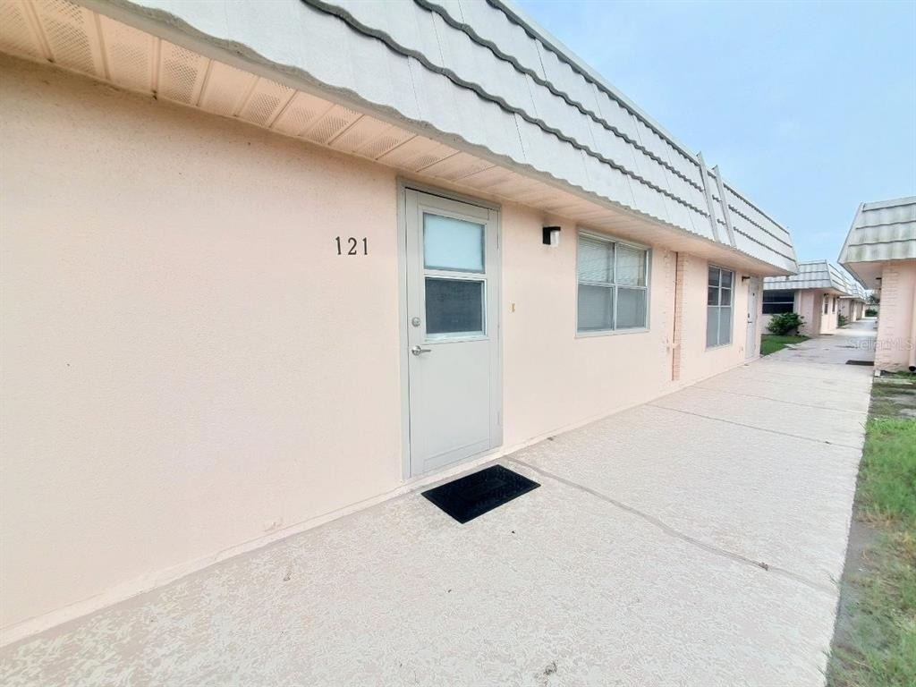 201 Bedford Trail - Photo 0