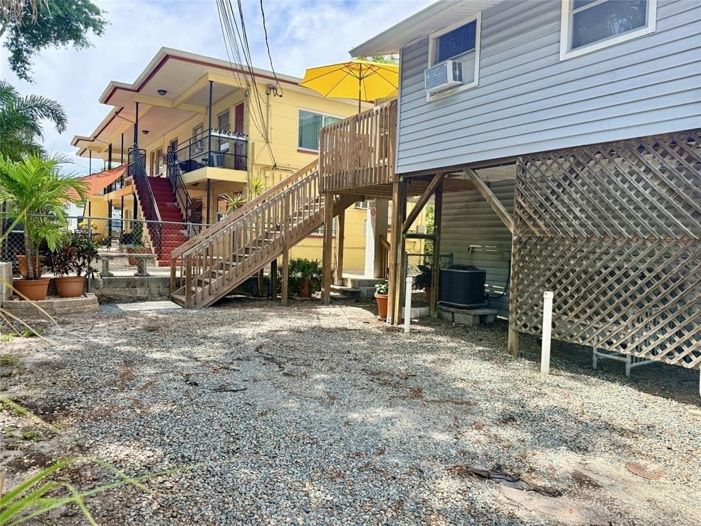 1135 Highland Street N - Photo 17