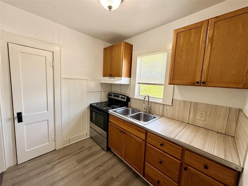 1135 Highland Street N - Photo 9