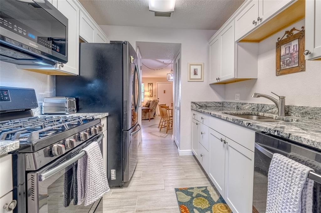 10039 62nd Avenue N - Photo 14