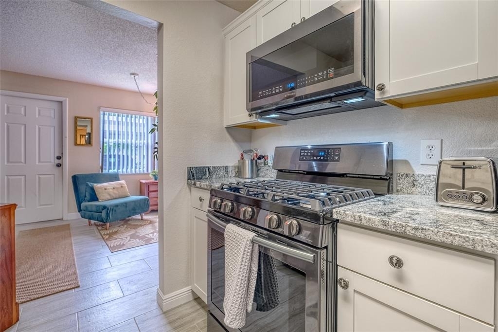 10039 62nd Avenue N - Photo 13