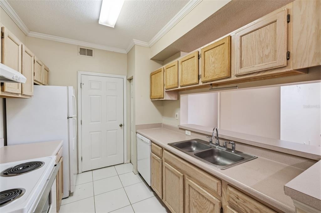 5612 Pinnacle Heights Circle - Photo 9