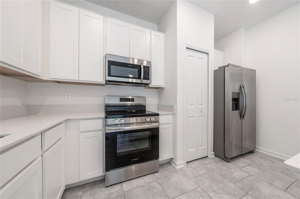 3330 Laurent Loop - Photo 8