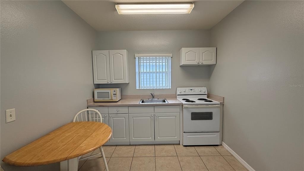627 Orchid Drive - Photo 3