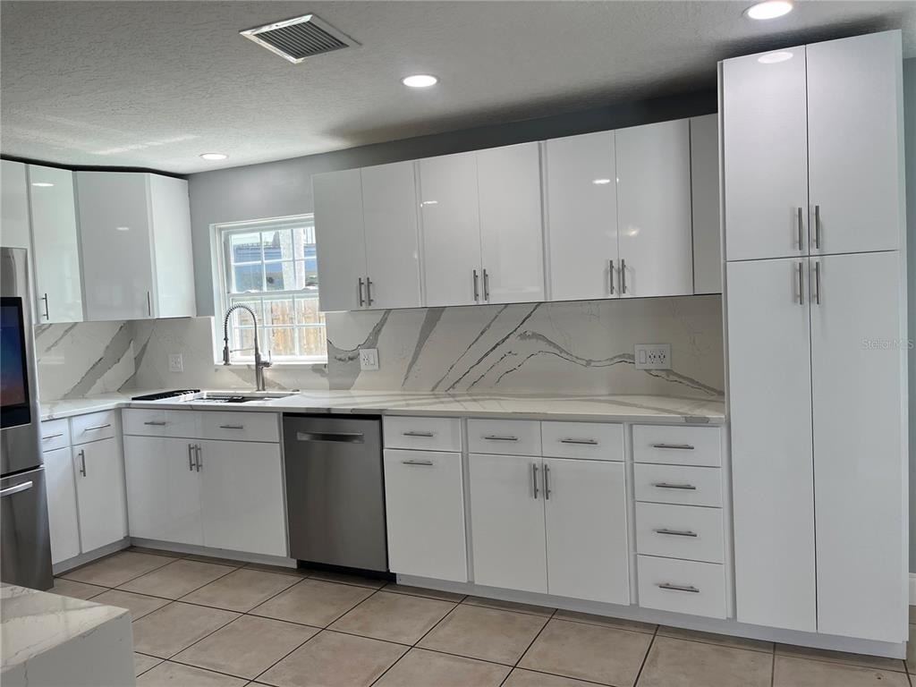 375 Carrousel Court - Photo 7