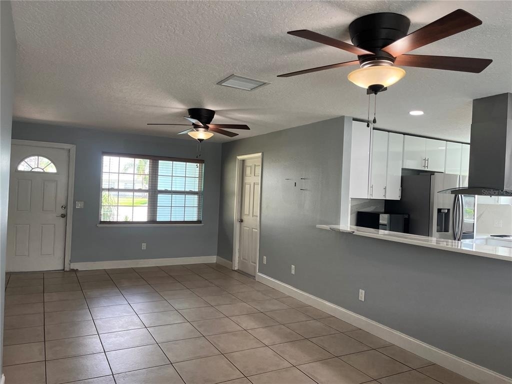 375 Carrousel Court - Photo 3