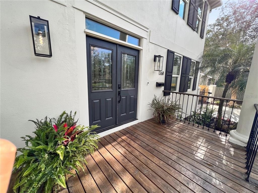 1368 Hibiscus Avenue - Photo 3
