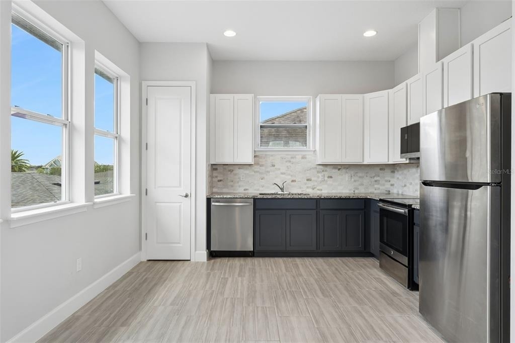 8033 Nemours Parkway - Photo 4