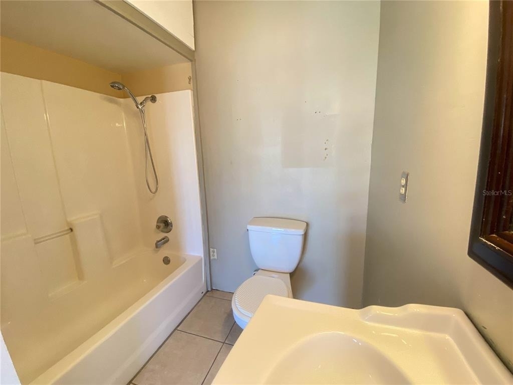 1409 Madrid Way - Photo 19