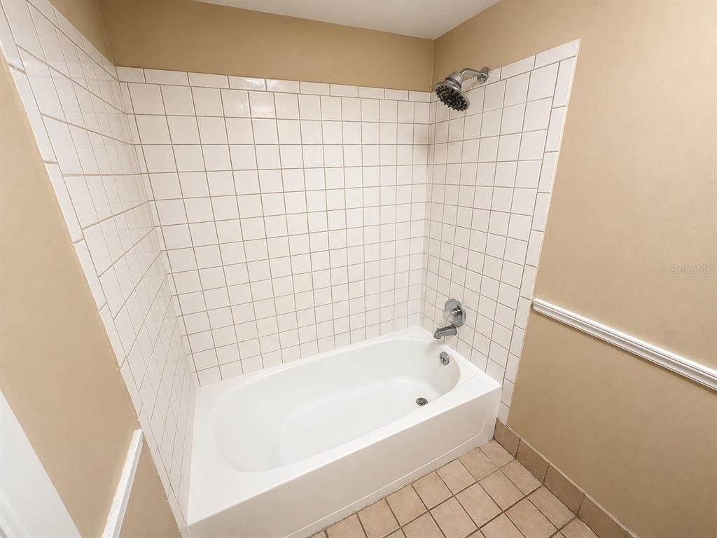 1409 Madrid Way - Photo 10