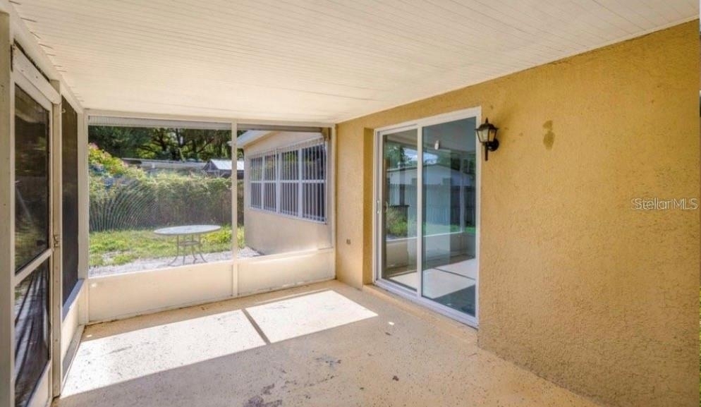 1625 Queensway Road - Photo 10