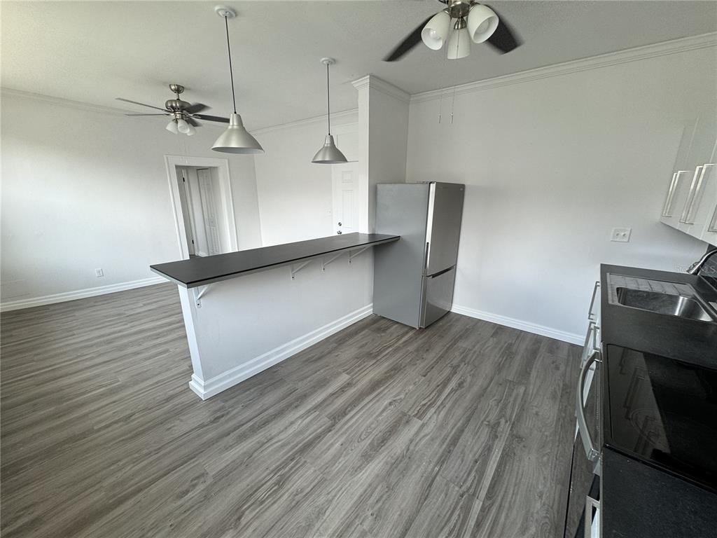 428 Armada Road S - Photo 2