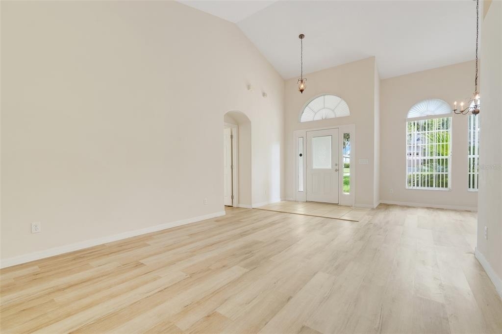 12900 Cloverdale Lane - Photo 4