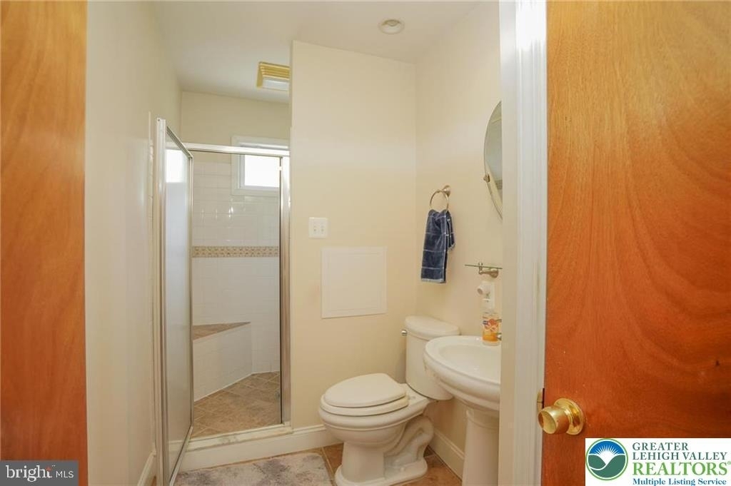 142 Ridge Street - Photo 2