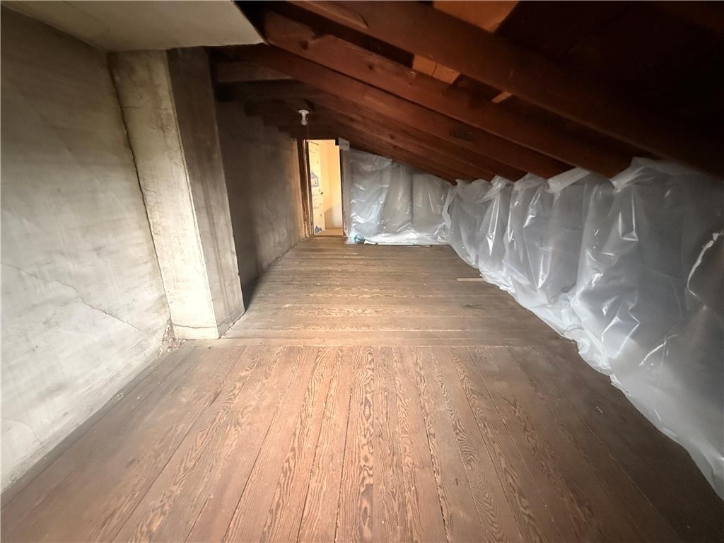 943 Center Street - Photo 18