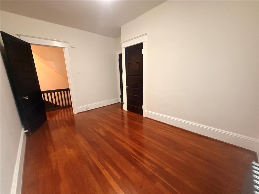 943 Center Street - Photo 8