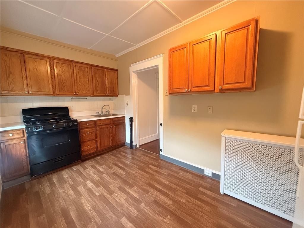 943 Center Street - Photo 2