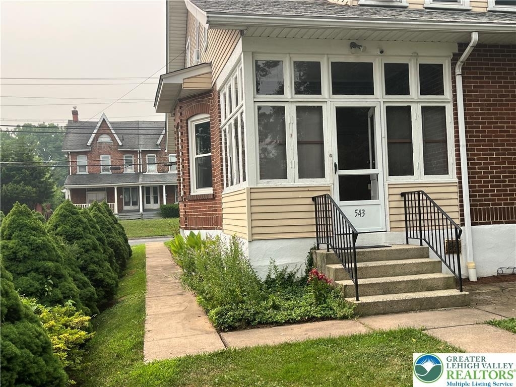 543 W Emaus Avenue - Photo 3