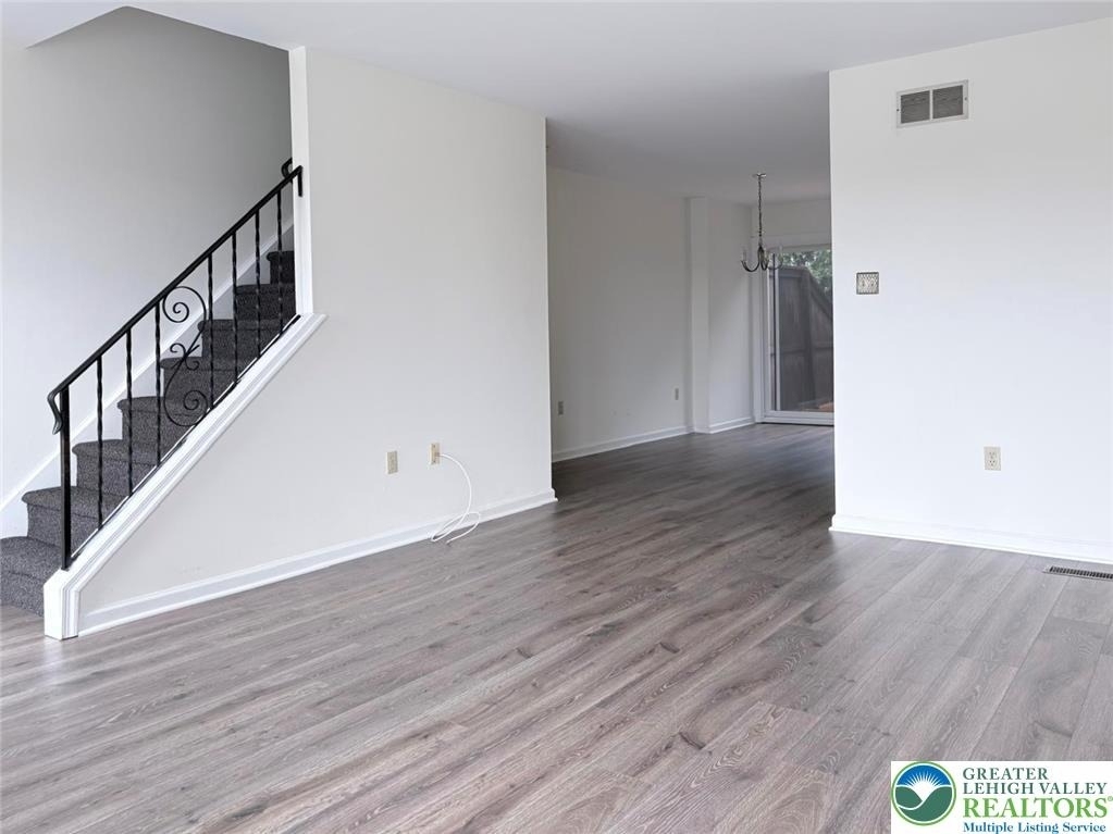 1217 Nelson Street - Photo 2