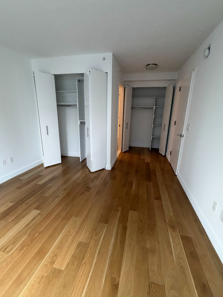 57th Street and 11th av - Photo 14
