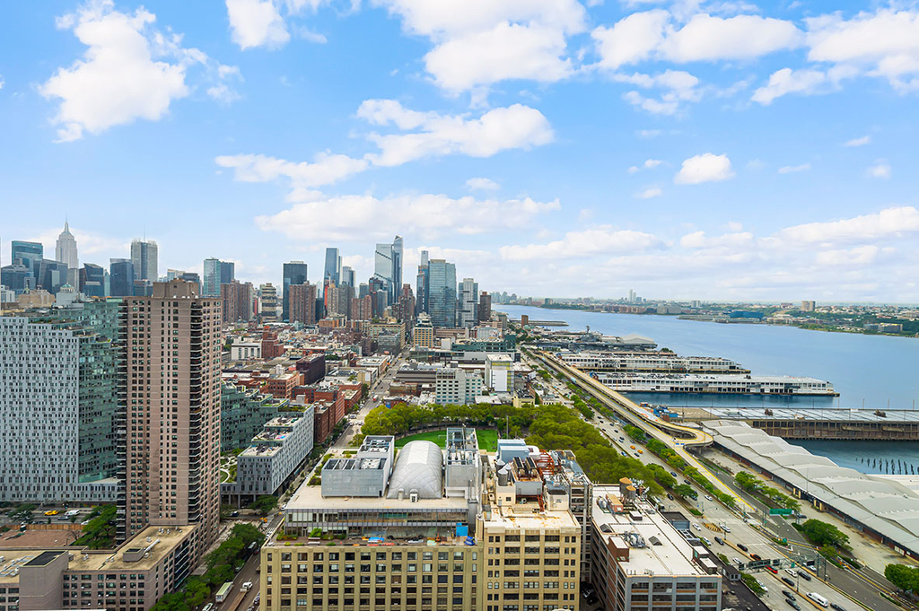 West 56th & 11th Ave - Photo 15